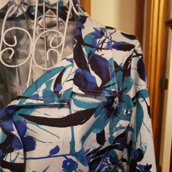 Floral Jacket - Picture 3 of 4